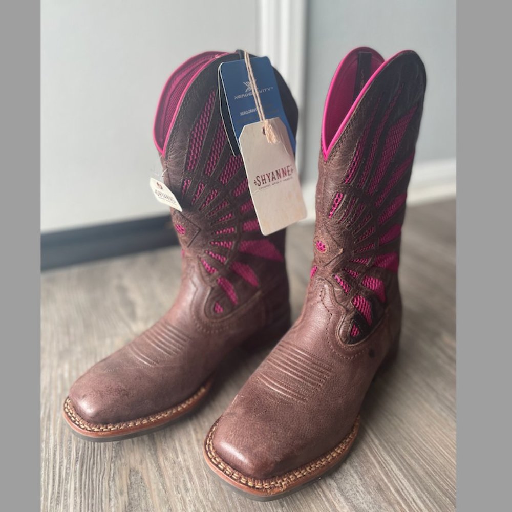 Shyanne Cowboy Boots, Brown/Pink, 7.5 Size